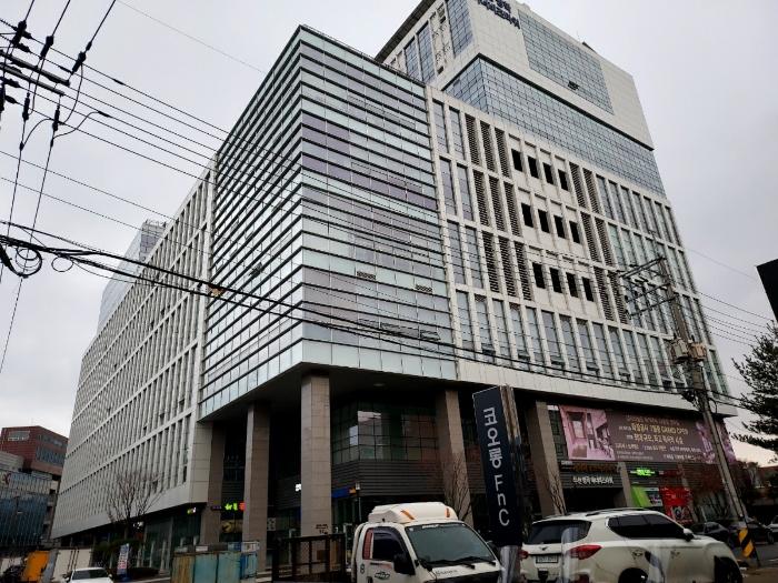 경기도 안양시 만안구 전파로44번길 57, 1층125호 (안양동,두산명학아너비즈타워) · 지번주소: 경기도 안양시 만안구 안양동 199 법원경매 물건 대표사진