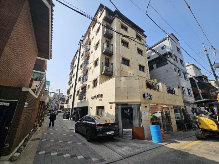 서울특별시 중랑구 동일로118길 36, 2층203호 (상봉동,해피리움) · 지번주소: 서울특별시 중랑구 상봉동 119-12 법원경매 물건 대표사진