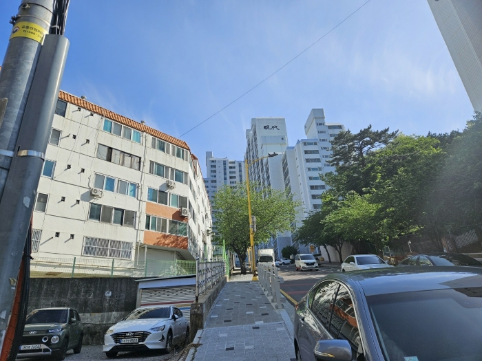 부산광역시 연제구 연미로 14, 103동 5층506호 (연산동,동덕현대아파트) · 지번주소: 부산광역시 연제구 연산동 1829-1 법원경매 물건 대표사진