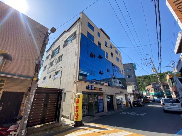 대구광역시 남구 대명로13길 19 · 지번주소: 대구광역시 남구 대명동 1594-1 법원경매 물건 대표사진