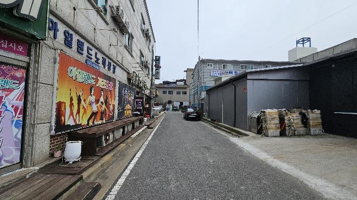 충청남도 태안군 근흥면 신진부두길 82-4 (제1동) · 지번주소: 충청남도 태안군 근흥면 신진도리 527-9 법원경매 물건 대표사진