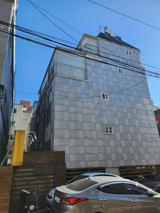 부산광역시 남구 못골번영로40번길 45, 4층402호 · 지번주소: 부산광역시 남구 대연동 284-21 법원경매 물건 대표사진