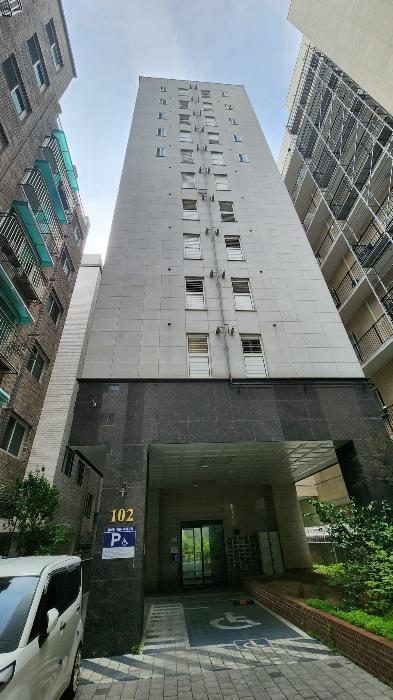 서울특별시 강서구 양천로75길 8, 제102동 제10층 제1004호 (염창동, 현진파크뷰) · 지번주소: 서울특별시 강서구 염창동 252 법원경매 물건 대표사진