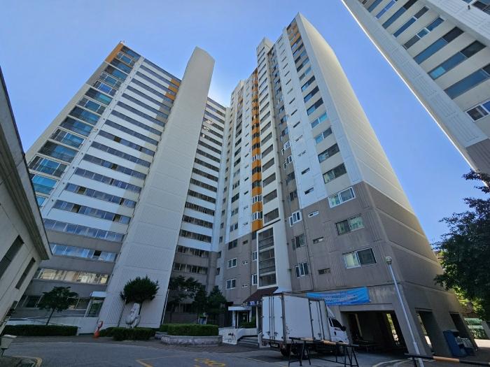 서울특별시 도봉구 도봉로 642-30, 101동 2층205호 (도봉동,대동아파트) · 지번주소: 서울특별시 도봉구 창동 811 법원경매 물건 대표사진