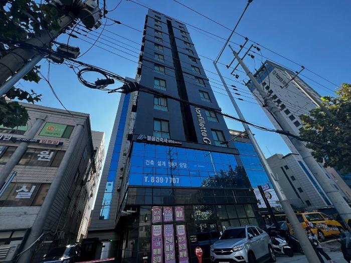 서울특별시 관악구 남부순환로 1466, 9층904호 (신림동,몽삐에뜨골드) · 지번주소: 서울특별시 관악구 신림동 1474-15 법원경매 물건 대표사진