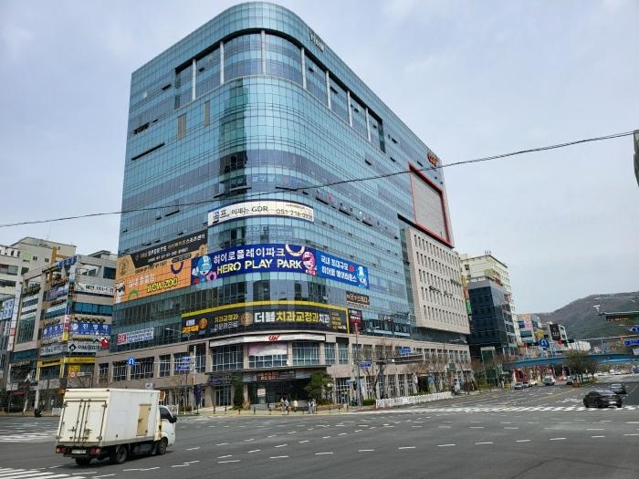 부산광역시 기장군 정관읍 정관중앙로 45, 8층816호 (탑스퀘어) · 지번주소: 부산광역시 기장군 정관읍 매학리 717-6 법원경매 물건 대표사진