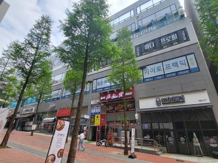 경기도 파주시 청암로17번길 61, 2층201호 (목동동,엠타워) · 지번주소: 경기도 파주시 목동동 945-1 법원경매 물건 대표사진