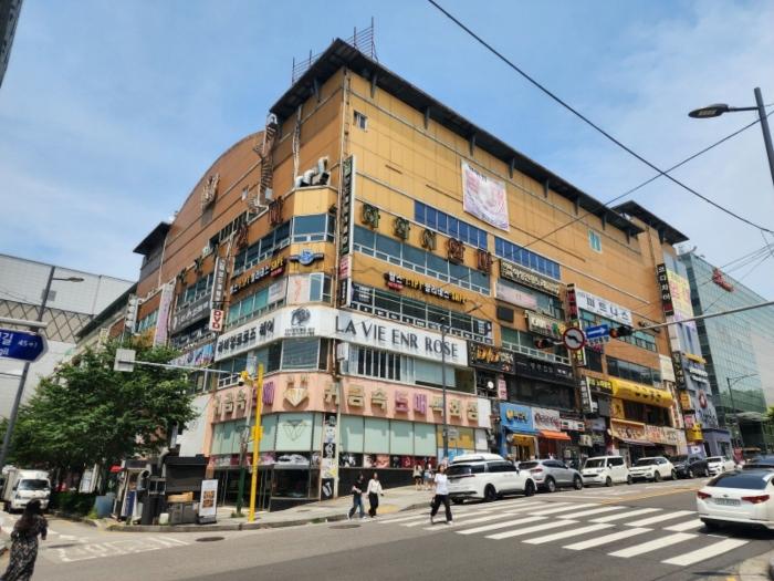 인천광역시 남동구 성말로 9, 2층210호 (구월동,이노프라자) · 지번주소: 인천광역시 남동구 구월동 1457 법원경매 물건 대표사진