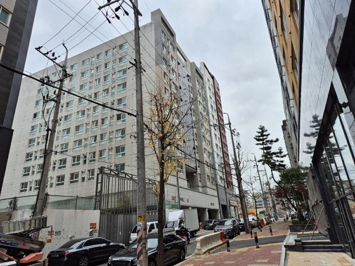 충청남도 천안시 서북구 두정상가5길 6, 1동 2층213호 (두정동,해피드림3차) · 지번주소: 충청남도 천안시 서북구 두정동 1417 법원경매 물건 대표사진