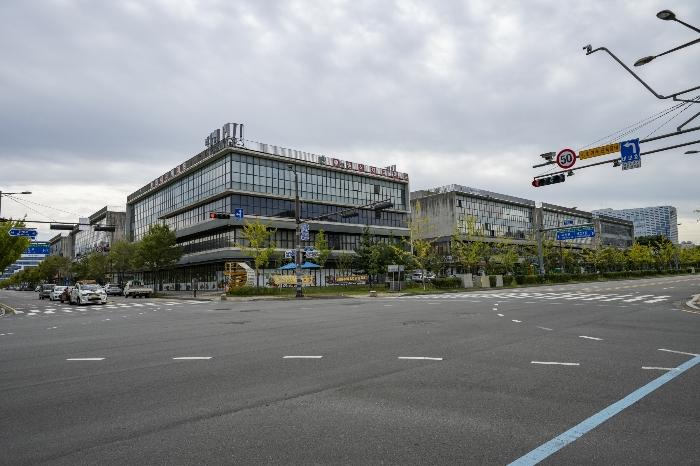 전라남도 나주시 우정로 10, 나동 1층씨-117호 (빛가람동,게토333지식산업센터) · 지번주소: 전라남도 나주시 빛가람동 186-1 법원경매 물건 대표사진