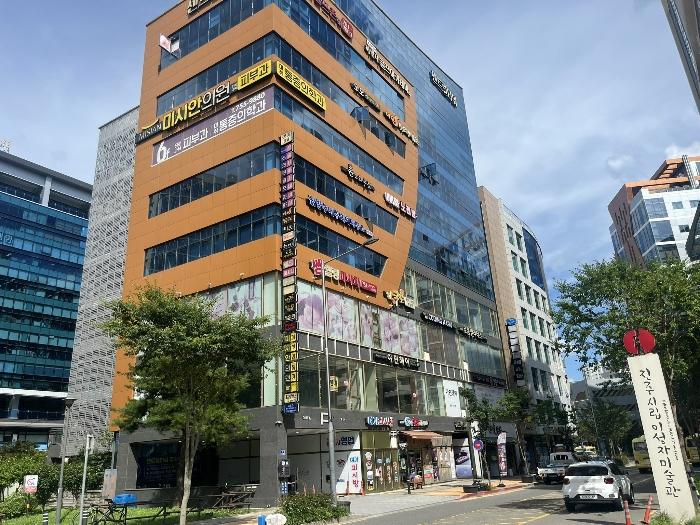 경상남도 진주시 에나로128번길 17, 1층106호 (충무공동,센트럴타워) · 지번주소: 경상남도 진주시 충무공동 287-9 법원경매 물건 대표사진
