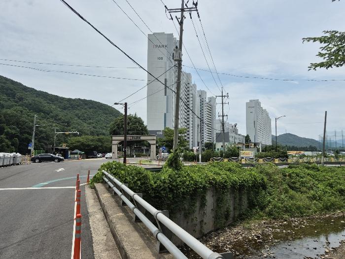 울산광역시 울주군 언양읍 반천강변길 51, 105동 20층2001호 (현대아파트) · 지번주소: 울산광역시 울주군 언양읍 반천리 1023-51 법원경매 물건 대표사진