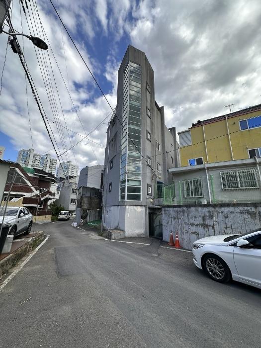 경상남도 진주시 진양호로125번길 41, 지하1층비101호 (평거동,한솔빌라) · 지번주소: 경상남도 진주시 평거동 455-23 법원경매 물건 대표사진