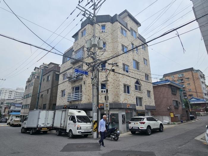 서울특별시 도봉구 도당로2길 51, 3층301호 (쌍문동,쌍문동주택) · 지번주소: 서울특별시 도봉구 쌍문동 31-46 법원경매 물건 대표사진