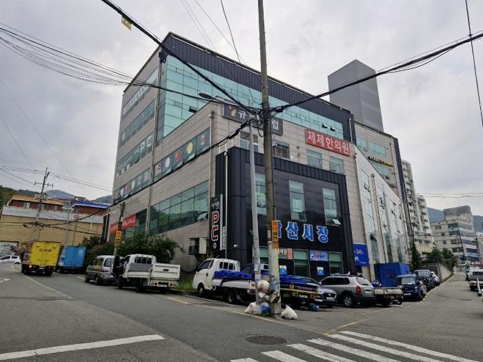 법원경매 2024타경61751 사진2 | 부산 금정구 남산동 93-1 (금강로 700) 근린상가 경매