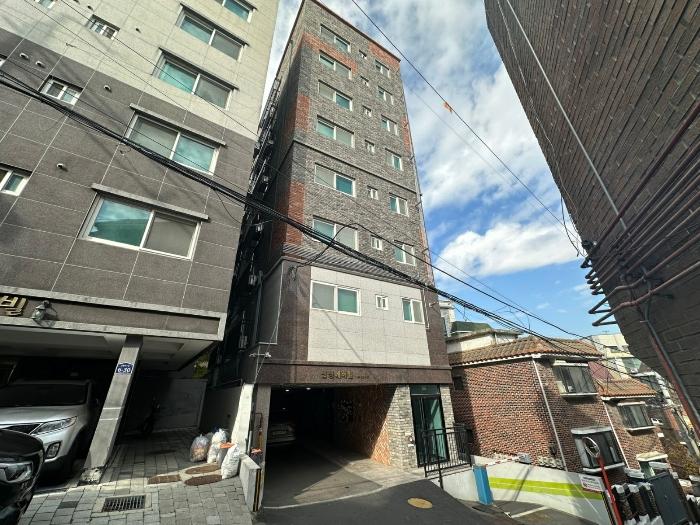 서울특별시 은평구 은평로2길 6-26, 5층503호 (신사동,신성에버빌) · 지번주소: 서울특별시 은평구 신사동 29-154 법원경매 물건 대표사진