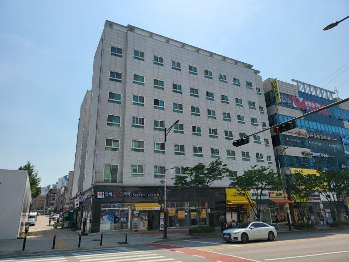 경기도 화성시 동탄지성로 121, 2층210호 · 지번주소: 경기도 화성시 반송동 43-2 법원경매 물건 대표사진
