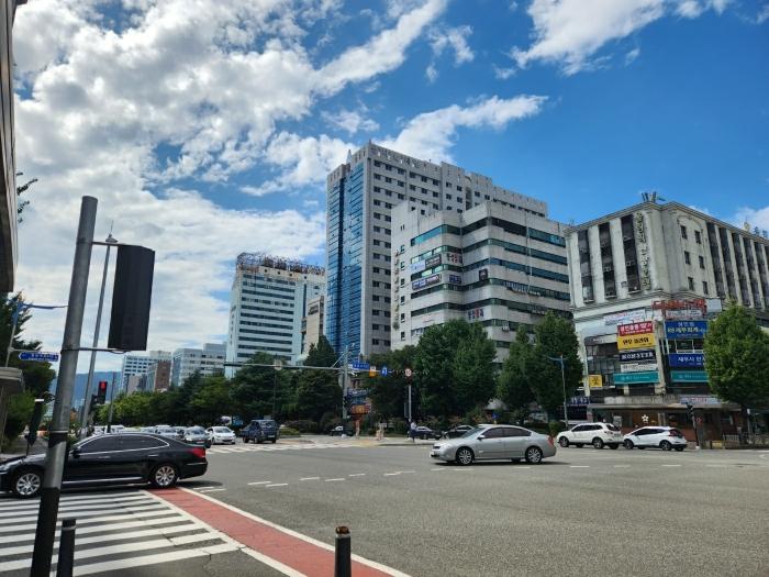 경상남도 창원시 성산구 중앙대로61번길 4, 7층701호 (중앙동,캔버라타운) · 지번주소: 경상남도 창원시 성산구 중앙동 97-6 법원경매 물건 대표사진