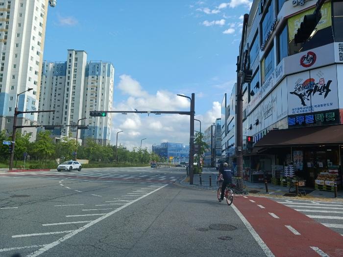 경기도 화성시 큰나래2길 51, 1동 1층104호 (새솔동,송산엔젤리움브이5차센트럴에듀파크) · 지번주소: 경기도 화성시 새솔동 131-1 법원경매 물건 대표사진