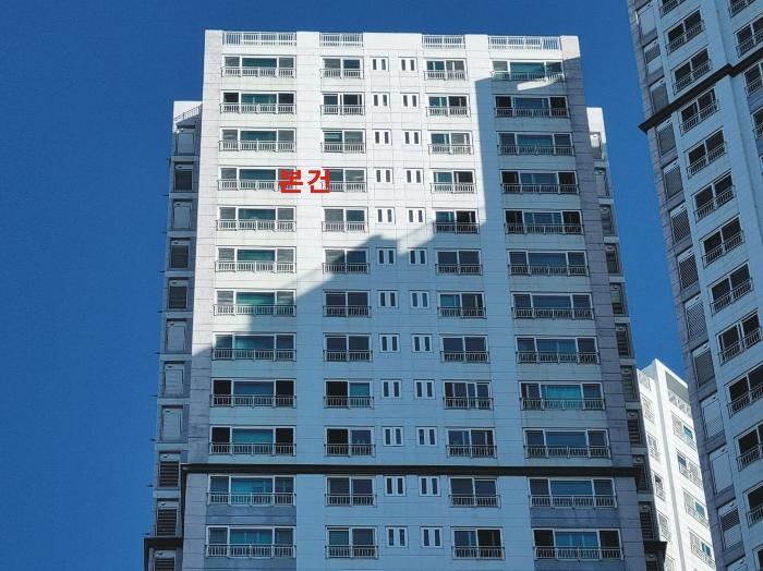 전북특별자치도 군산시 번영로 190, 101동 33층3303호 (조촌동,센트럴파크) · 지번주소: 전북특별자치도 군산시 조촌동 769-4 법원경매 물건 대표사진