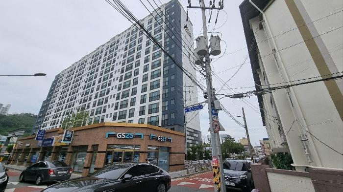 경상북도 포항시 북구 중흥로241번길 42, 14층 1402호 (용흥동,빌드원르헤브3차아파트) · 지번주소: 경상북도 포항시 북구 용흥동 615-21 법원경매 물건 대표사진