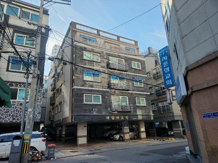 경기도 부천시 원미구 계남로301번길 64, 5층 502호 (춘의동, 태림아트빌) · 지번주소: 경기도 부천시 원미구 춘의동 137-3 법원경매 물건 대표사진