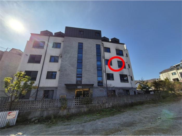 경기도 용인시 수지구 신봉1로344번길 7, 101동 3층302호 (신봉동,광교산 포레스타) · 지번주소: 경기도 용인시 수지구 신봉동 642-8 법원경매 물건 대표사진