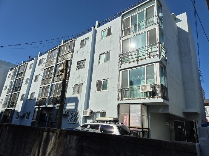 울산광역시 중구 곽남2길 9, 4층405호 (남외동,광장맨션) · 지번주소: 울산광역시 중구 남외동 424-3 법원경매 물건 대표사진
