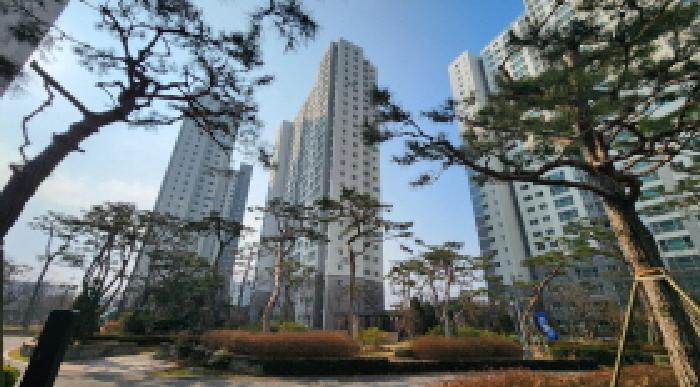 전북특별자치도 군산시 궁포2로 20, 202동 18층 1802호 (조촌동,군산디오션시티푸르지오) · 지번주소: 전북특별자치도 군산시 조촌동 3943 법원경매 물건 대표사진