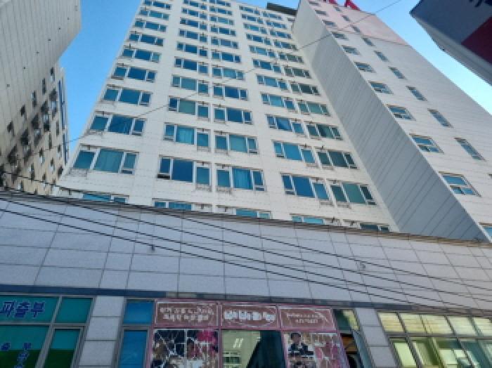 인천광역시 남동구 백범로 404, 15층1504호 (간석동,도시에 창) · 지번주소: 인천광역시 남동구 간석동 216-11 법원경매 물건 대표사진