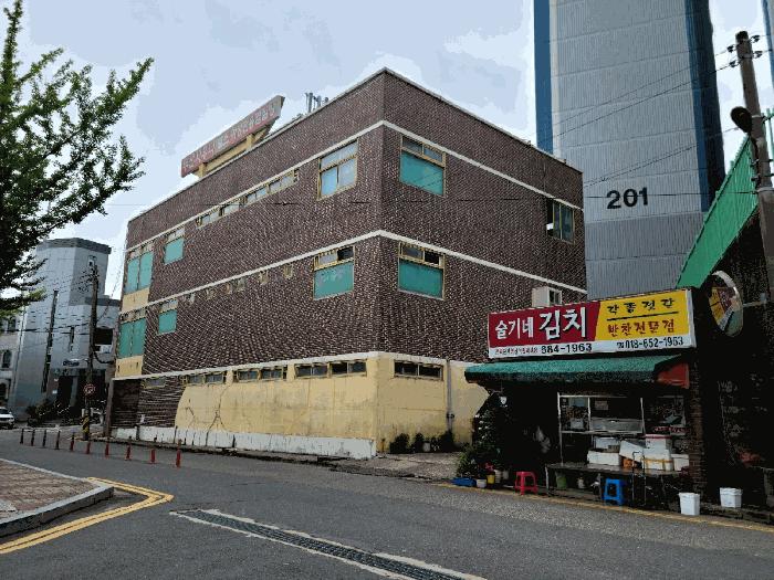 2025타경51505 법원경매 사진2 | 전남 여수시 근린시설 경매