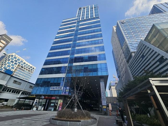 서울특별시 금천구 가산디지털2로 34, 제3층 제323호 (가산동, 지밸리더리브스마트타워) · 지번주소: 서울특별시 금천구 가산동 327-5 법원경매 물건 대표사진