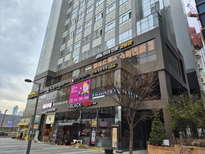 경기도 화성시 동탄감배산로 124-6, 1층117호 (오산동,이너매스여울숲) · 지번주소: 경기도 화성시 오산동 982-1 법원경매 물건 대표사진