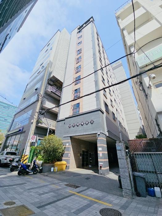 부산광역시 서구 구덕로222번길 5, 8층801호 (부민동1가,부민수목하우스) · 지번주소: 부산광역시 서구 부민동1가 7-1 법원경매 물건 대표사진