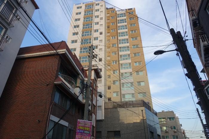 경기도 안양시 만안구 만안로77번길 8, 5층504호 (안양동,청명더에이스) · 지번주소: 경기도 안양시 만안구 안양동 438-7 법원경매 물건 대표사진