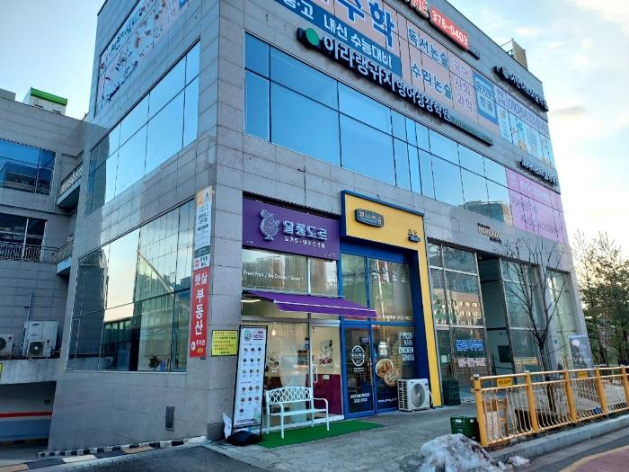 경기도 화성시 동탄대로8길 58, 1층110호 (산척동,파케이드아크) · 지번주소: 경기도 화성시 산척동 725-1 법원경매 물건 대표사진