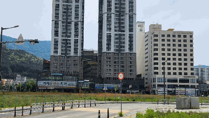 경상남도 거제시 장평동 1212-2 거제장평유림노르웨이숲 상가동 1층105호 법원경매 물건 대표사진