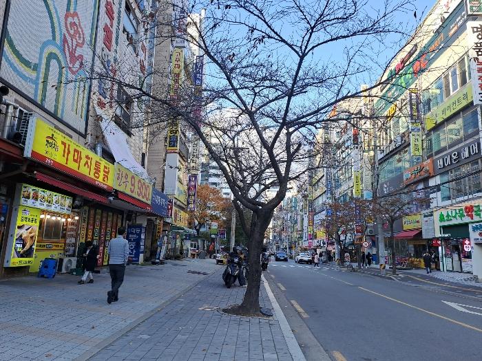 경상남도 김해시 함박로 101, 112동 2층201호 (외동,김해내외대동한마음타운) · 지번주소: 경상남도 김해시 외동 1251 법원경매 물건 대표사진