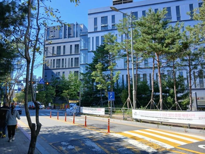 경기도 용인시 기흥구 서천로201번길 14, 지1층비014호 (농서동,프리미엄원희캐슬기흥서천) · 지번주소: 경기도 용인시 기흥구 농서동 455 법원경매 물건 대표사진
