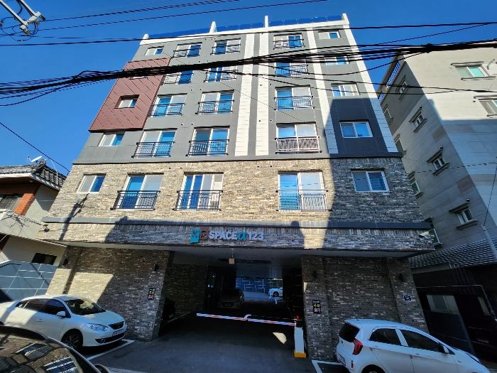 부산광역시 수영구 수영로610번길 75, 3층302호 (광안동,케이디스페이스알파123) · 지번주소: 부산광역시 수영구 광안동 123-8 법원경매 물건 대표사진