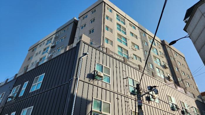 인천광역시 중구 홍예문로68번길 22, 7층702호 (전동,광백드림빌) · 지번주소: 인천광역시 중구 전동 19-5 법원경매 물건 대표사진