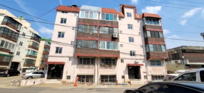 인천광역시 미추홀구 석정로333번길 32, 3층303호 (도화동,아세아빌라) · 지번주소: 인천광역시 미추홀구 도화동 120-26 법원경매 물건 대표사진