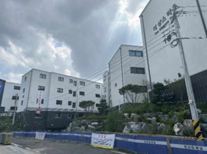 경기도 파주시 교하로 1386-3, 302호 (교하동,더 샹스 타운 4동) · 지번주소: 경기도 파주시 교하동 565 법원경매 물건 대표사진