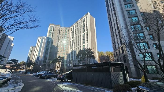 충청북도 충주시 중앙탑면 원앙4길 51, 115동 3층305호 (충주시티자이) · 지번주소: 충청북도 충주시 중앙탑면 용전리 721 법원경매 물건 대표사진