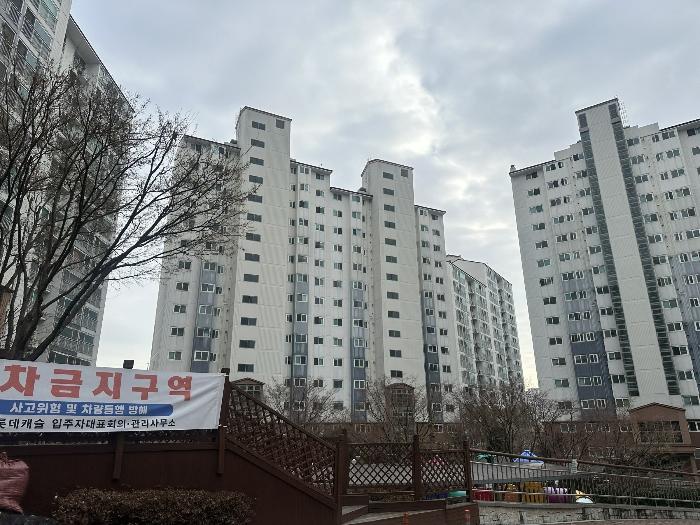 충청남도 서산시 안견로 365-10, 107동 1층101호 (읍내동,서산롯데캐슬) · 지번주소: 충청남도 서산시 읍내동 738-6 법원경매 물건 대표사진