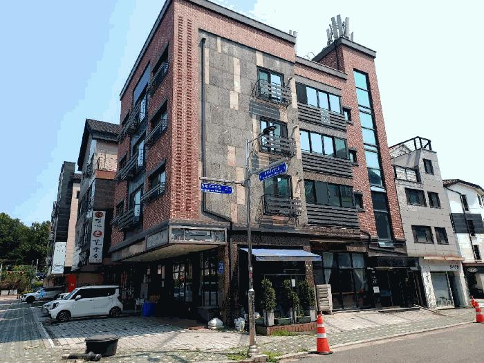 법원경매 2025타경101096 사진4 | 안양시 동안구 관양동 1712 근린주택 경매