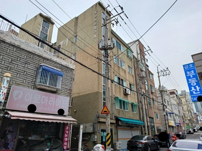 인천광역시 남동구 백범로206번길 21, 지층비01호 · 지번주소: 인천광역시 남동구 만수동 111-283 법원경매 물건 대표사진