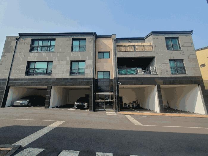제주특별자치도 제주시 애월읍 고내리 730-7 하이인힐하우스 씨동 2층 201호 법원경매 물건 대표사진
