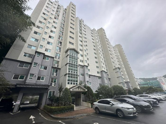 광주광역시 남구 서문대로704번길 10, 제101동 제8층 제806호 (진월동,호반리젠시빌스위트) · 지번주소: 광주광역시 남구 진월동 294-18 법원경매 물건 대표사진