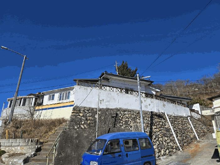 법원경매 2025타경30228 사진4 | 동해시 발한동 산9-1 주택건물 경매